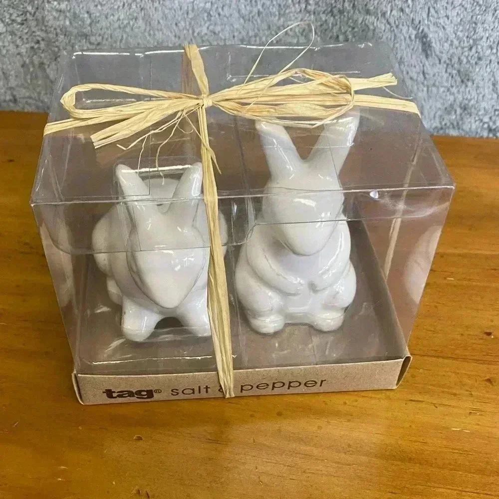 Tag Bunny salt & pepper shaker set new in box - Picture 10 of 12